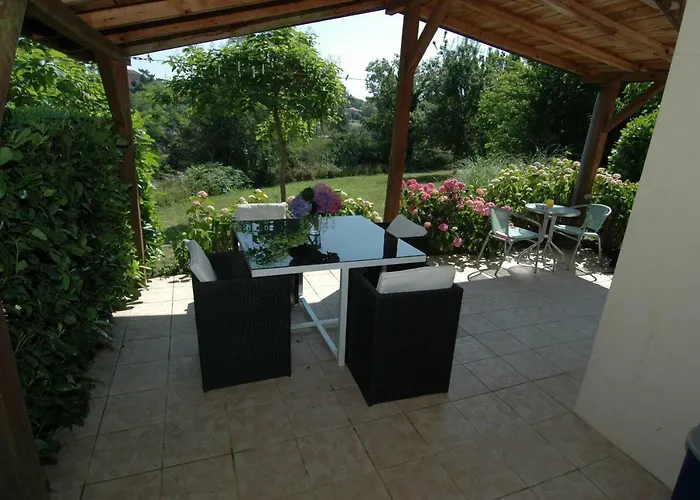 Domaine Le Poteau Hébergement de vacances *